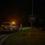 Auto in de sloot bij eenzijdig ongeval op N381