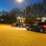 Auto's botsen op kruising Heerenveen: bestuurder door politie naar bevallende vrouw gebracht