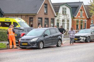 Auto’s botsen in Drachten