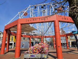 Centrum Drachten in lentekleuren