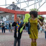 Wandelaars avond4daagse feestelijk onthaald in het centrum van Drachten