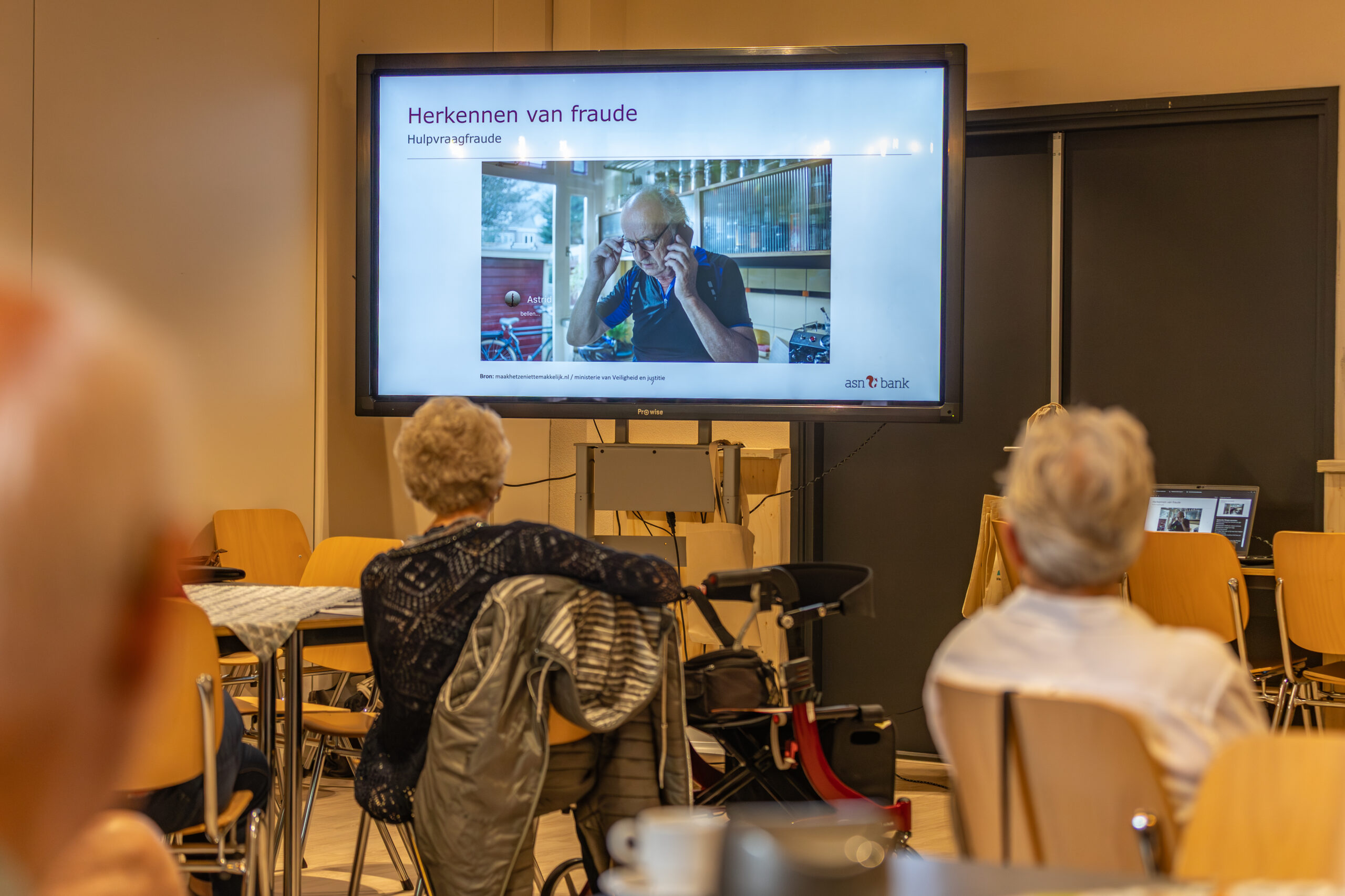 Workshop internetoplichting Drachten: "ik schaamde me dood" (video)