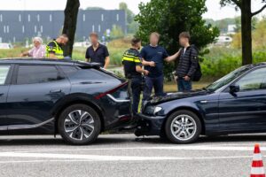 Wederom aanrijding op beruchte afslag aan de Lauwers in Drachten