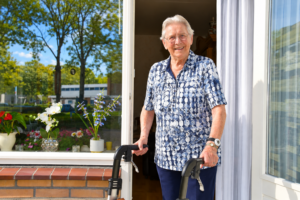Trienke Bus (97) uit Nij Beets: ‘Er zijn dagen, dan hoor ik mijn eigen stem niet eens’
