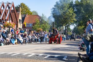 Boerenoptocht als vanouds goed bezocht tijdens Flaeijelfeest in Nieuwehorne (video)