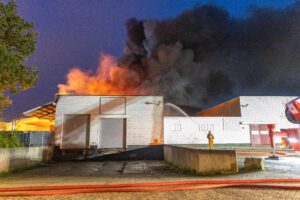 Zeer grote brand in gebouw Royal Smilde Heerenveen