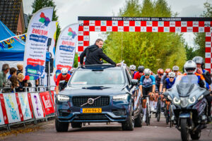 Ruim 165 kilometer wielerspektakel door Ooststellingwerf en Opsterland