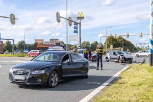 Auto’s botsen op kruising Heerenveen