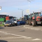 Boeren vertrekken uit Drachten richting provinciehuis Leeuwarden